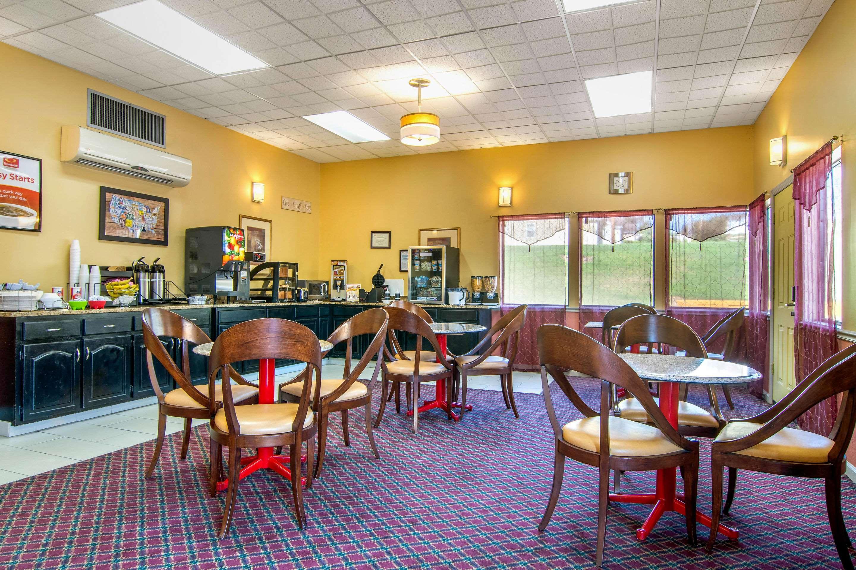 Econo Lodge Inn & Suites Fort Oglethorpe Eksteriør billede