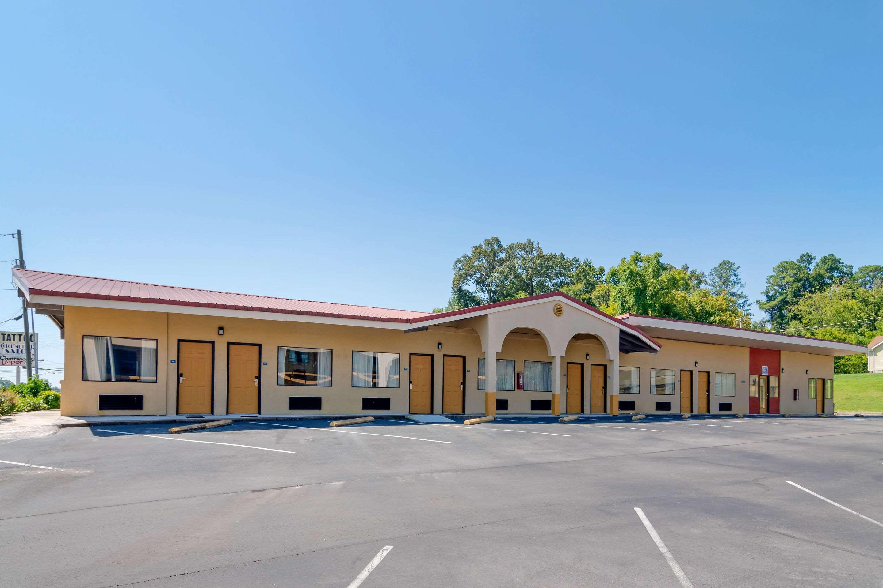 Econo Lodge Inn & Suites Fort Oglethorpe Eksteriør billede